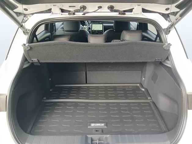 Lexus LBX 1.5 Hybrid Cool AWD