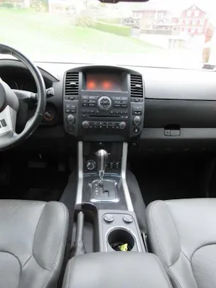 Nissan Pathfinder 3.0 V6 dCi LE