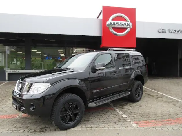 Nissan Pathfinder 3.0 V6 dCi LE