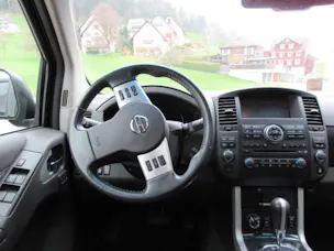 Nissan Pathfinder 3.0 V6 dCi LE