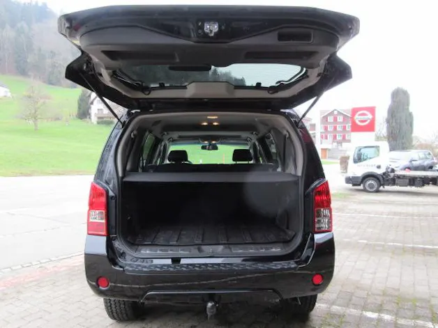 Nissan Pathfinder 3.0 V6 dCi LE
