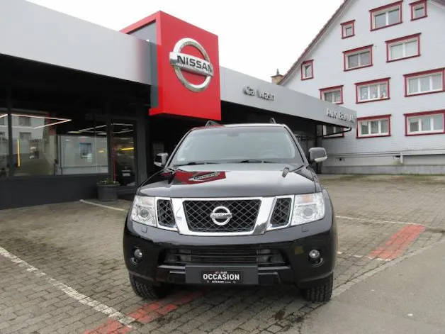 Nissan Pathfinder 3.0 V6 dCi LE