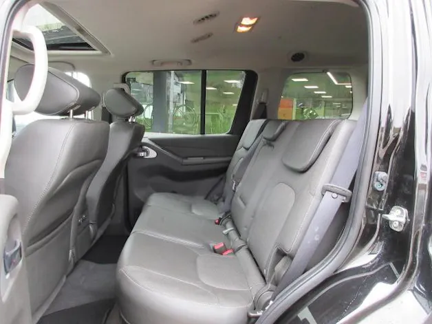 Nissan Pathfinder 3.0 V6 dCi LE
