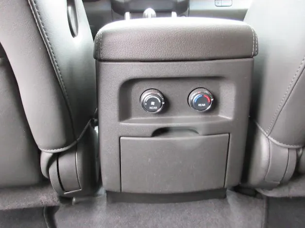 Nissan Pathfinder 3.0 V6 dCi LE