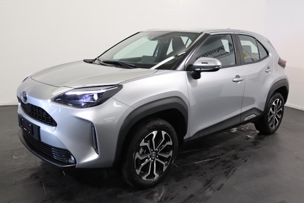 First vehicle image