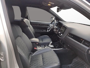 Vehicle image MITSUBISHI Outlander 2.4 PHEV Diamond S-Edition