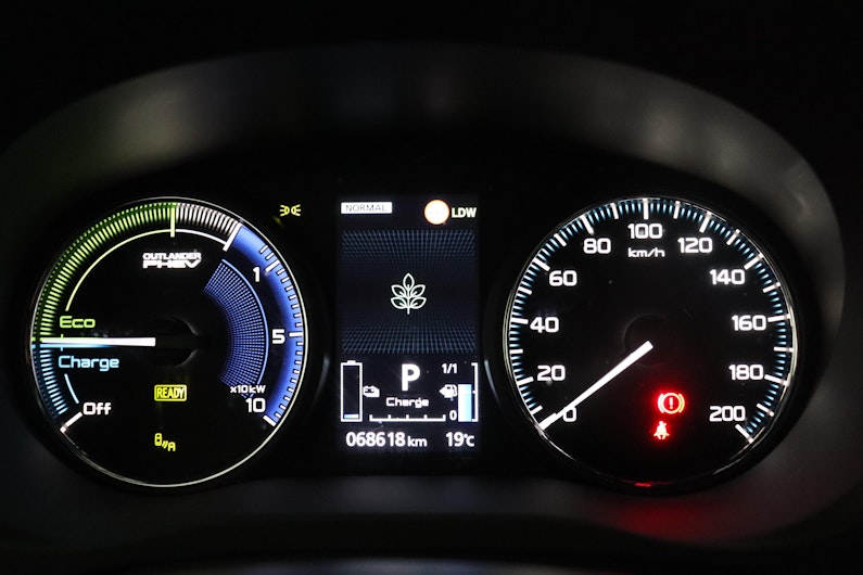 Vehicle image MITSUBISHI OUTLANDER