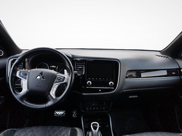 Vehicle image MITSUBISHI OUTLANDER