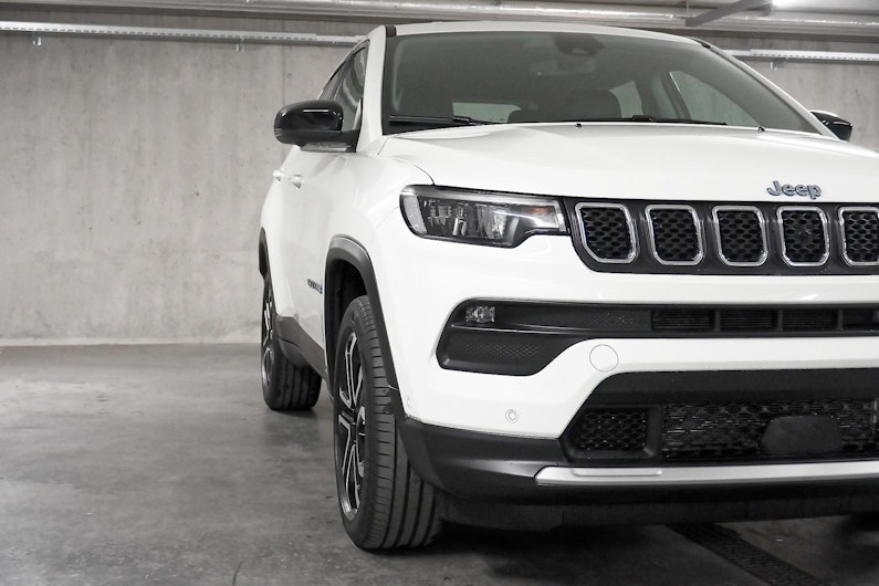 Vehicle image JEEP COMPASS