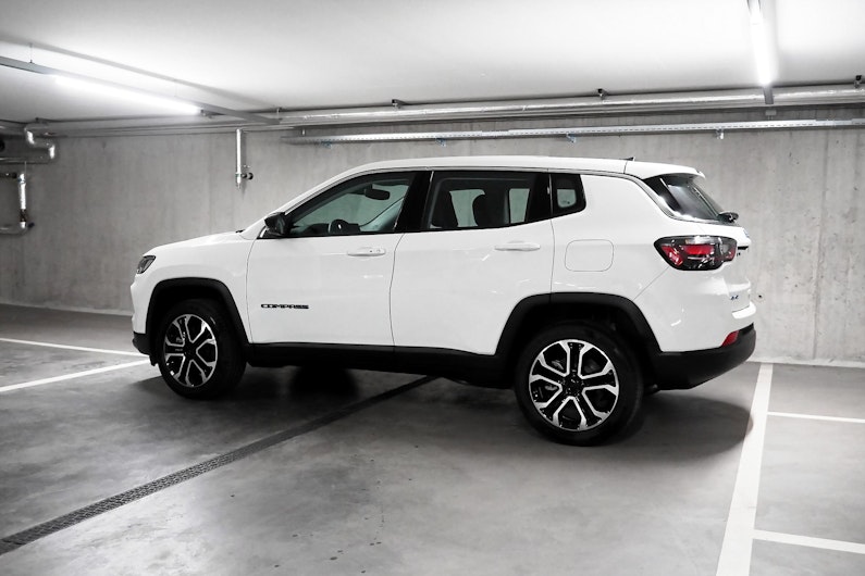 Vehicle image JEEP COMPASS