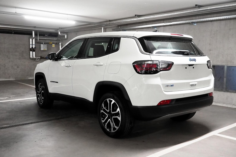 Vehicle image JEEP COMPASS