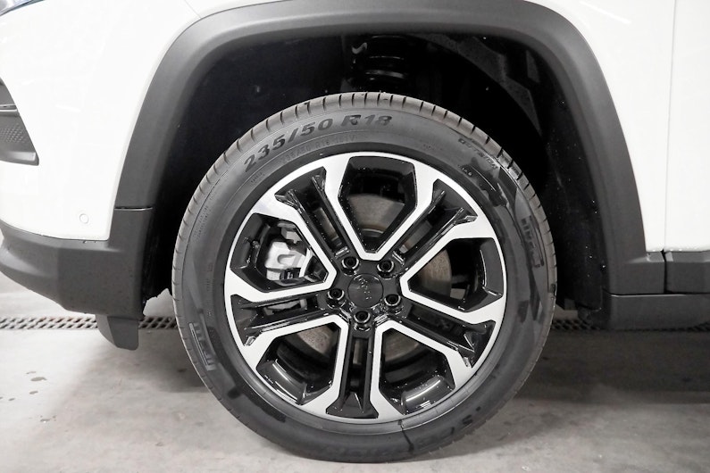 Vehicle image JEEP COMPASS