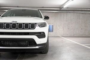 Vehicle image JEEP Compass 1.3 Swiss Altitude 4xe