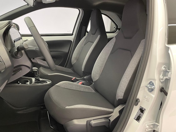 Vehicle image 21