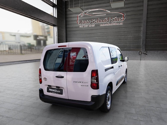 Vehicle image 2 Vehicle image 2