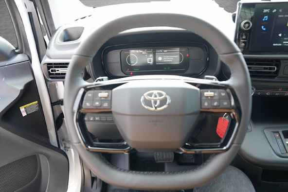 Vehicle image 8 Vehicle image 8