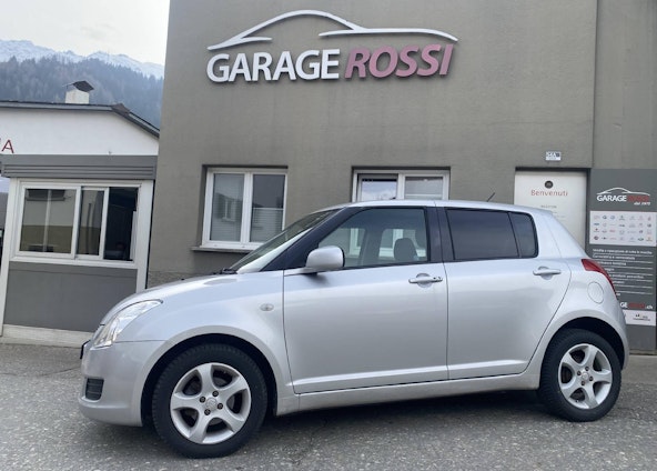 First vehicle image First vehicle image