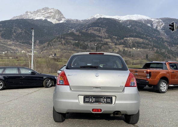 Vehicle image 7 Vehicle image 7