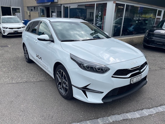 First vehicle image