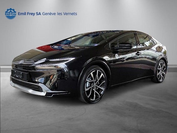 First vehicle image