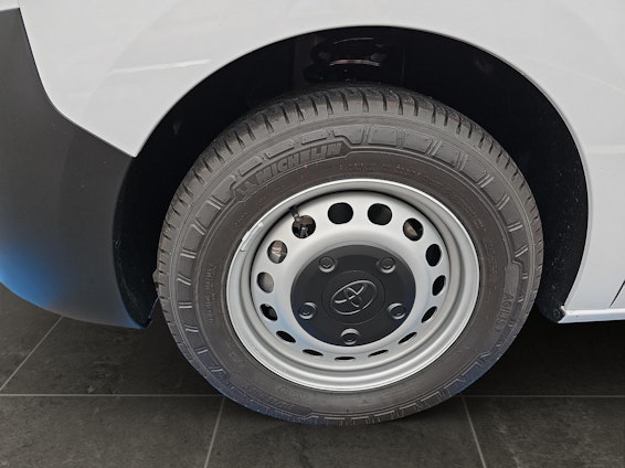 Vehicle image 15 Vehicle image 15