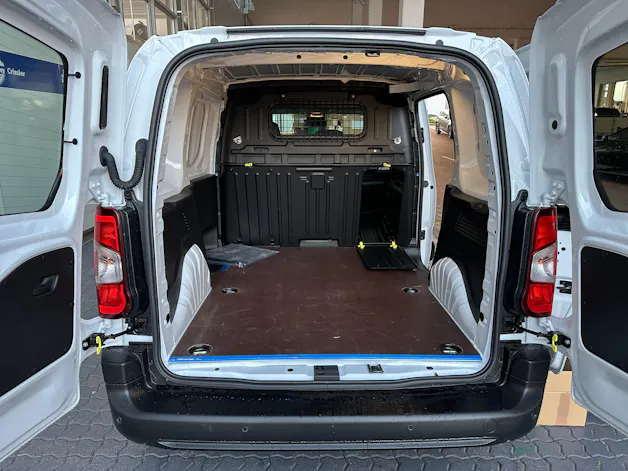 Opel -e Cargo 2.4 t Electric