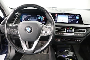 Vehicle image BMW 120d xDrive