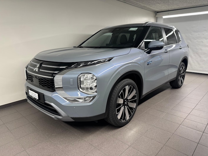 Vehicle image MITSUBISHI OUTLANDER