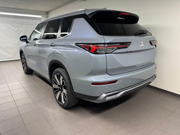 Vehicle image MITSUBISHI OUTLANDER