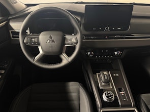 Vehicle image MITSUBISHI Outlander 2.4 PHEV Intense 4x4