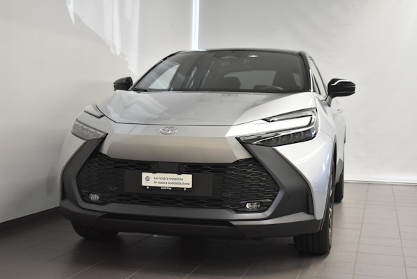 First vehicle image