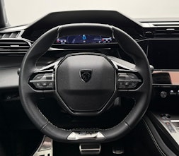 Vehicle image PEUGEOT 308 SW 1.2 Hybrid GT