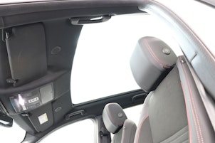 Vehicle image LAND ROVER Discovery Sport 2.0 Si4 290 Black Edition