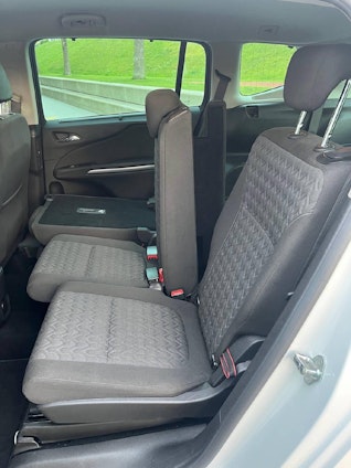 Vehicle image 8 Vehicle image 8