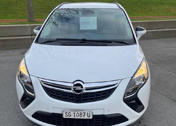 First vehicle image First vehicle image