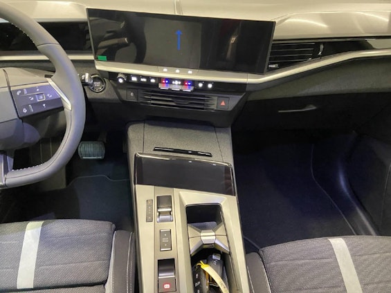 Vehicle image 6 Vehicle image 6