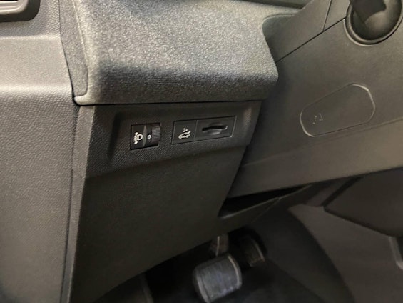 Vehicle image 13 Vehicle image 13