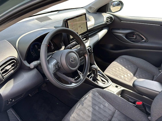 Vehicle image 16 Vehicle image 16