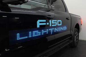 Vehicle image FORD F-150 Lightning DKab.Pick-up 98 kWh Lariat Launch Edition