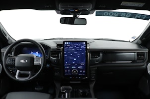 Vehicle image FORD F-150 Lightning DKab.Pick-up 98 kWh Lariat Launch Edition