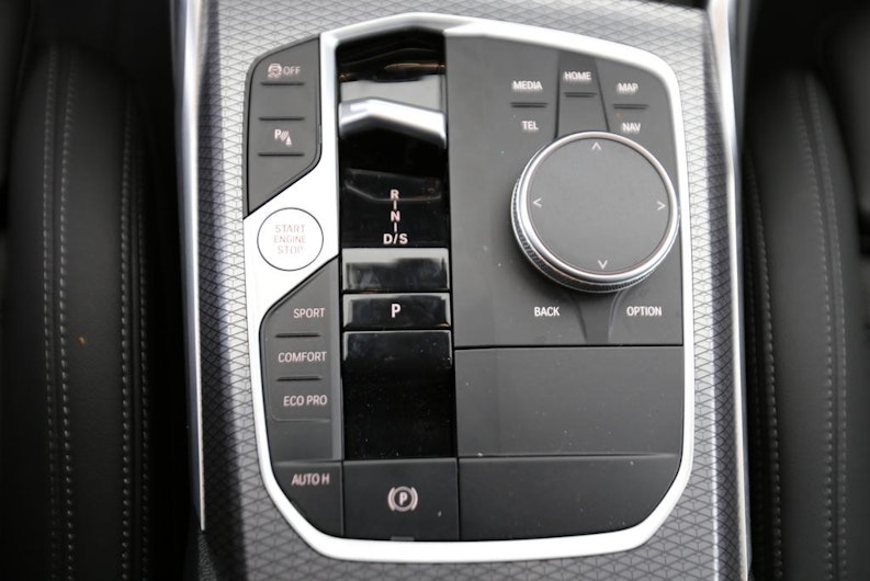 Vehicle image BMW 3 SERIES