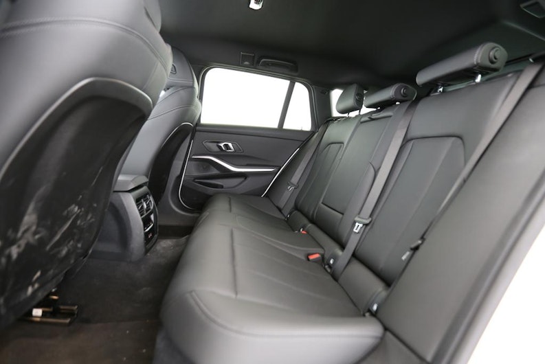 Vehicle image BMW 3 SERIES