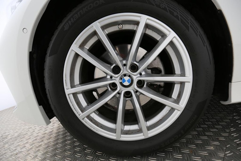 Vehicle image BMW 3 SERIES