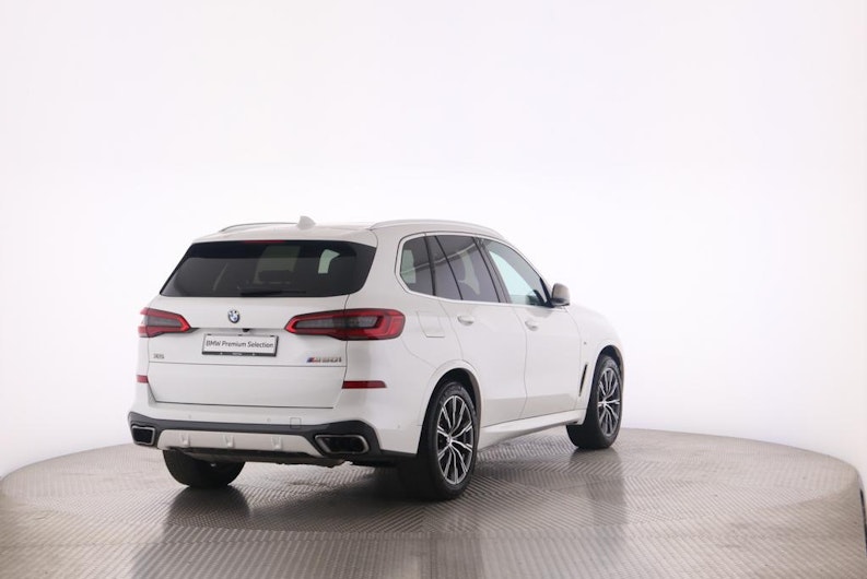 Vehicle image BMW X5