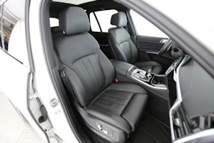 Vehicle image BMW X5 M50i xDrive