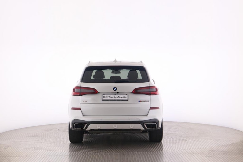 Vehicle image BMW X5