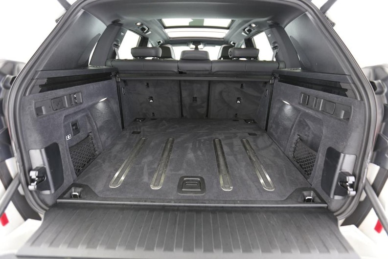 Vehicle image BMW X5