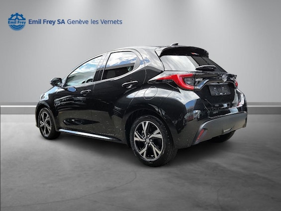 Vehicle image 6