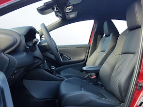 Vehicle image TOYOTA Yaris 1.5 VVT-i HSD Premium