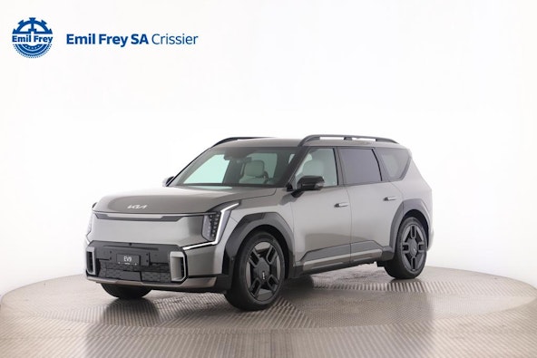 First vehicle image